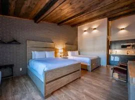 Cove Creek Lodge 209 Standard Double Queen Room