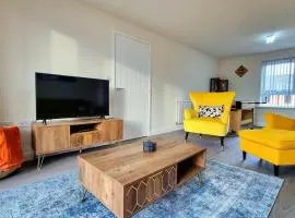 Modern New Build 3-Storey Home with Parking near Leicester City Centre