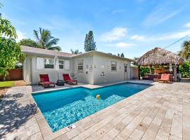 Boho Tiki Villa w Heated Saltwater Pool, King Beds & 6TVs, hotel in Boynton Beach