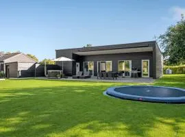 3 Bedroom Cozy Home In Ørsted