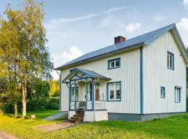 Gorgeous Home In Strömsund With Kitchen