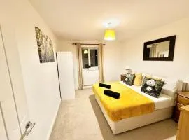 Unique Stays Modern Evergreen House in Ashford!