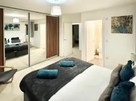 Large Home with secure parking, lovely Evergreen House in Ashford