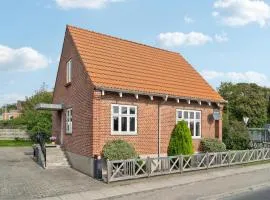2 Bedroom Cozy Home In Ryomgård