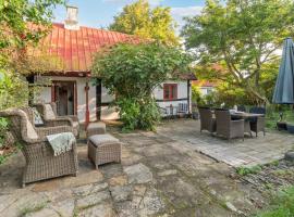 3 Bedroom Gorgeous Home In Nexø, hotel en Neksø