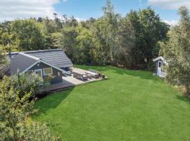 Gorgeous Home In Sjællands Odde, hotel a Overby