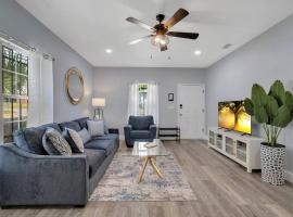 Peaceful Place Less Than a Mile to FSU and 15 mins to Airport, hotel in Tallahassee