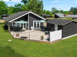 Gorgeous Home In Samsø With Kitchen, hotell i Onsbjerg