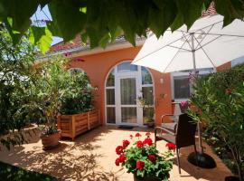 Villa Viola Spa&Garden، فندق سبا في غيولا