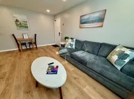 Joslyn 5-One Bdrm walk to UNMC
