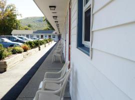 Monument Mountain Motel、グレート・バリントンのモーテル