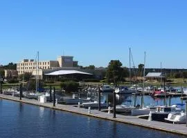 BridgePointe Hotel & Marina