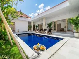 Luxury Brand-New Private Villa with Huge Pool in Canggu Best Location