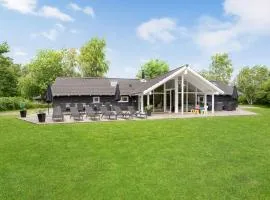 Awesome Home In Væggerløse With Sauna