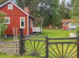 2 Bedroom Amazing Home In Tranås