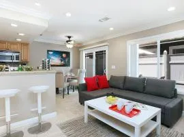 Costa Mesa -Newport- Patio - Free Parking-CM-2