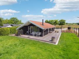 3 Bedroom Awesome Home In Esbjerg V, Hotel in Esbjerg