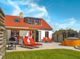 Three-Bedroom Holiday Home In Knebel, hotel in Knebel