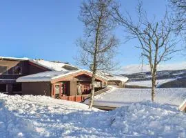 3 Bedroom Cozy Apartment In Ål