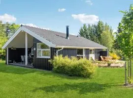 Three-Bedroom Holiday Home In Asnas