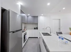 Luxury Loft 3 Bed, 2 Bath, Sleeps 6, Pool, BBQ, No parties