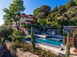 VILLA NEL BLU 8, Emma Villas, hotel din Cervo