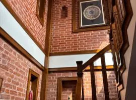 Niro Suite Home