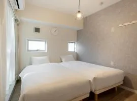 -Higashi Shinjuku 1009-