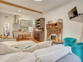 Heart of Pamplona Apartments IV by clabao
