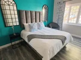 Beautiful SeaPoint Holiday Apt