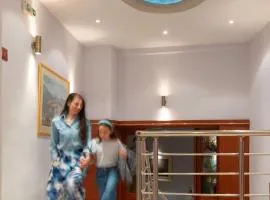 Hotel Avra
