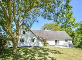 Gorgeous Home In Askø With Kitchen