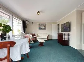 Kings Corner - 5min to CBD & 20min to Airport