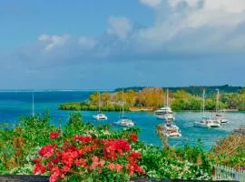 Boutique Villa on the Rocks with Stunning Sea Views, Infinity Pool & Private Sea