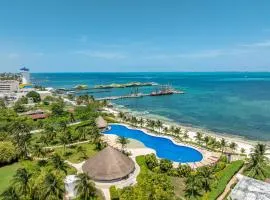 Beach Front Apartment with beach access AMARA