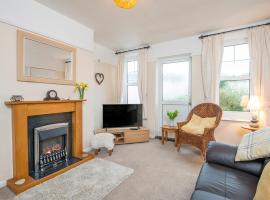 8 Garn Ingli, Hotel in Fishguard