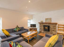 1 Grove Stables، فندق في سانت دافيدز