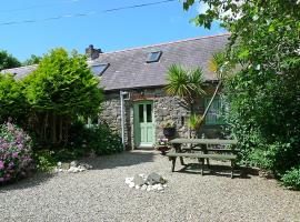 Honeysuckle Cottage, Hotel in Solva