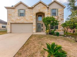 Stunning 4-Bedroom Spacious 2-Story Home, hotel v destinaci Buda