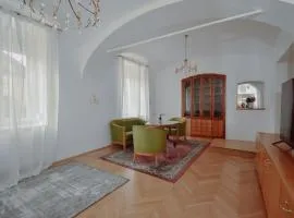 Altbauwohnung in städtischer Ruhelage