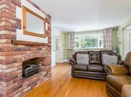 1 Homecroft Bungalows