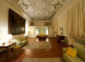 Palazzo Tucci Residenza d'epoca