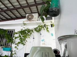 Tropicali ⁿᵉᵃʳ ⁿᵍᵒʳ ᵇᵉᵃᶜʰ ᵃⁿᵈ ⁱˢˡᵃⁿᵈ, hotel v mestu Dakar