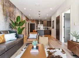 Walk to Nightlife, Vanderbilt, Minutes to Broadway