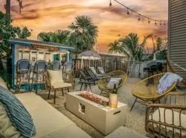 The Toasted CoconutPoolBikesGrillChic!