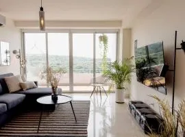 Luxury Beachfront Apartment Near Panama City