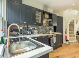 Beautiful 2bed Central Home