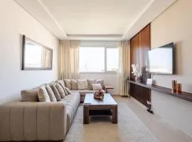 Downtown Gem - Beach, Mall & TGV Station