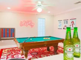Pool Table, Minigolf, Games at Pondside FunHouse
