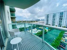 Luxurious and Centrally-located 1BR Condo by the beach!